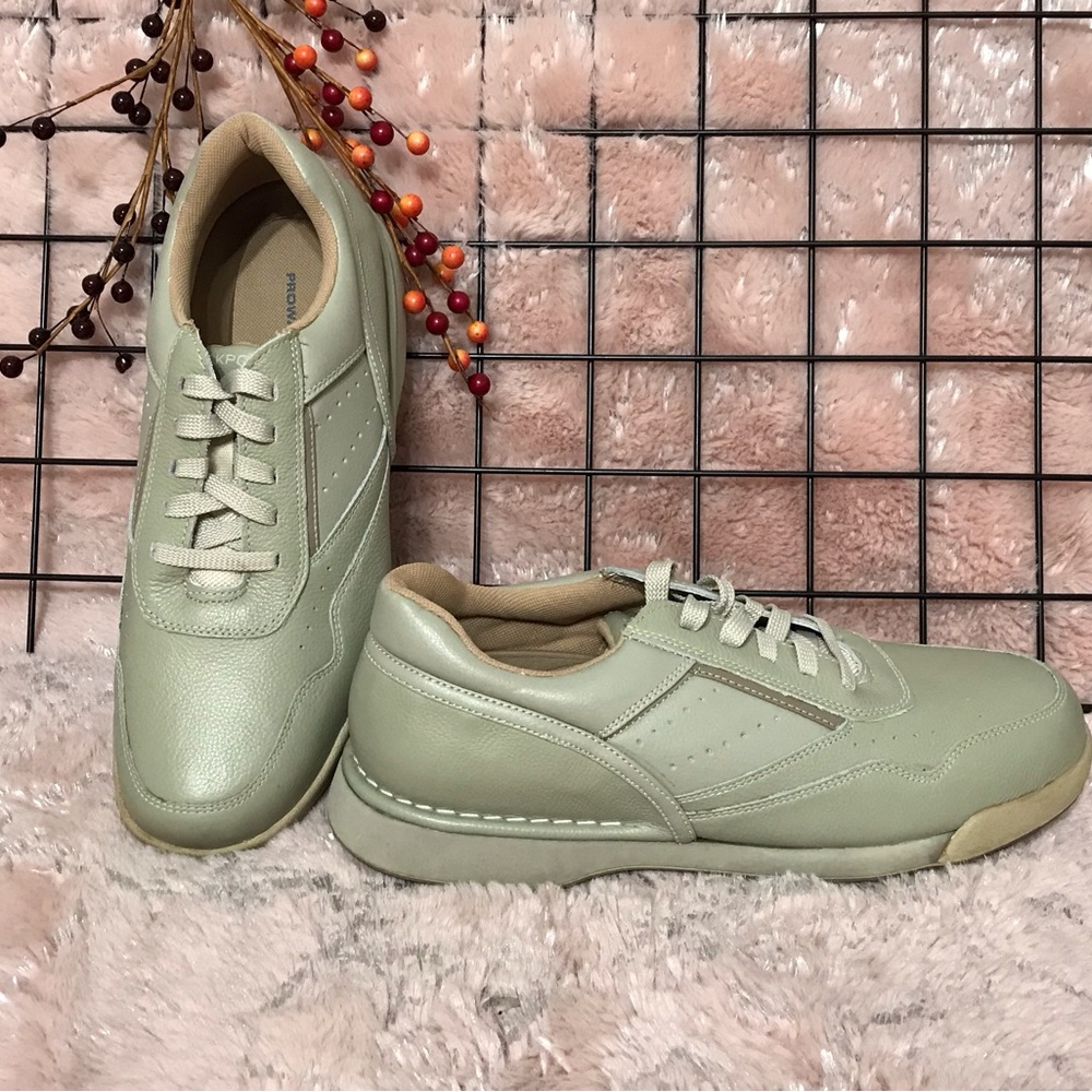 Rockport- Men’s 9 Prowalker K71110 Sport  white wheat color leather shoes